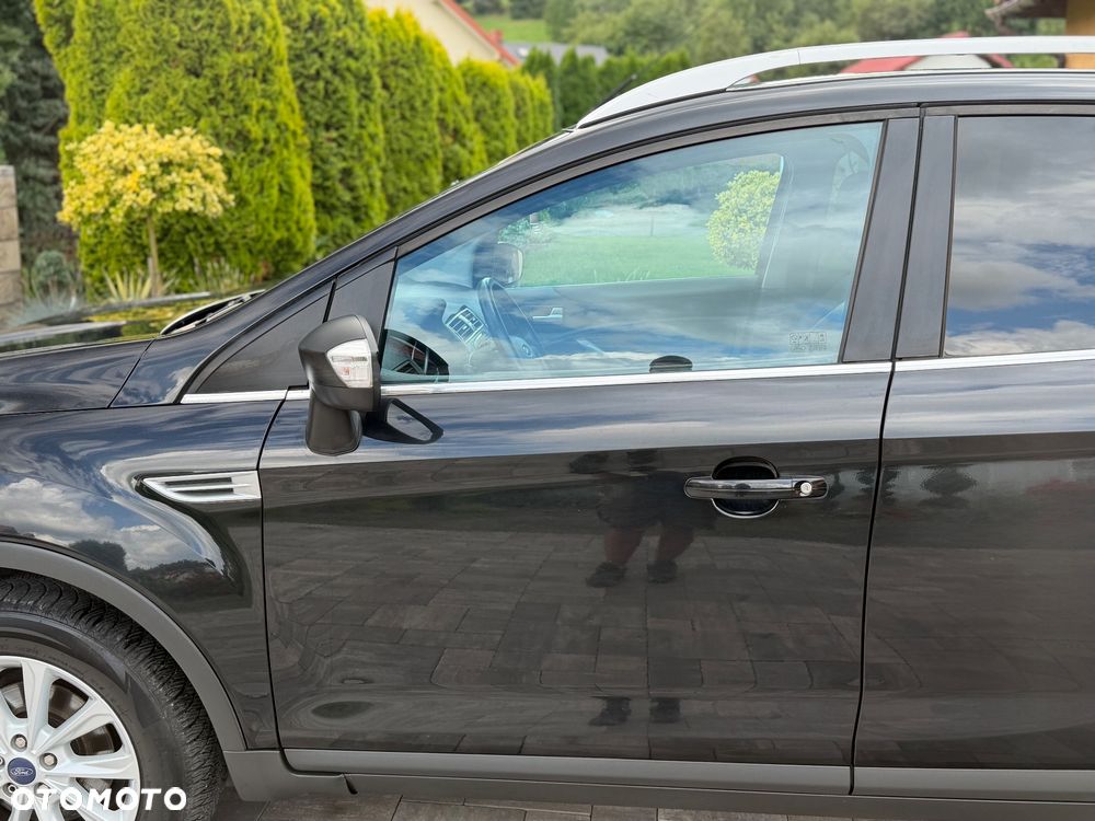 Ford Kuga 2.0 TDCi 2x4 Titanium - 25