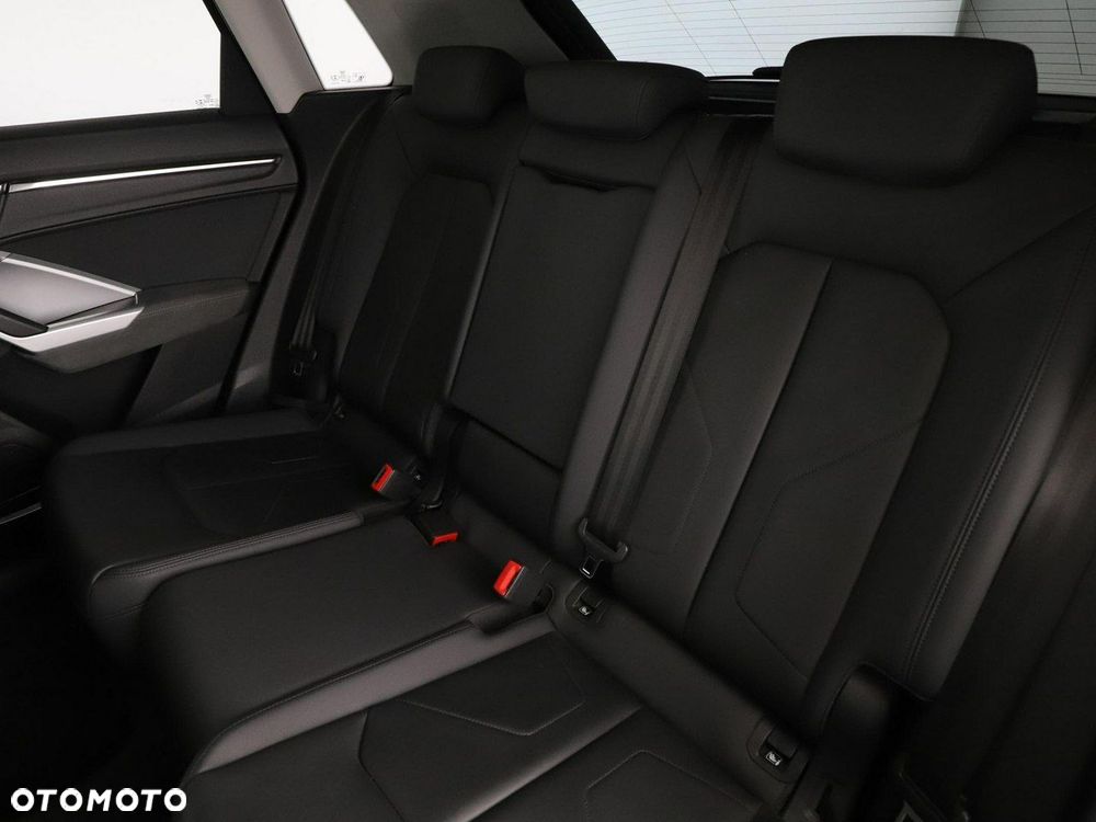 Audi Q3 - 18