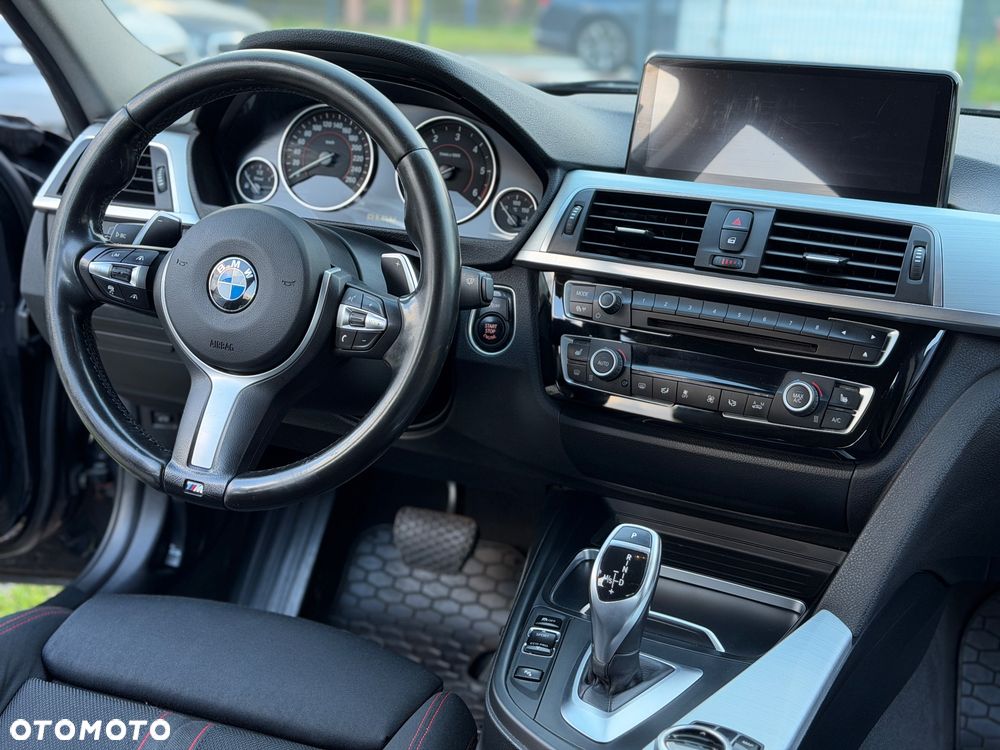 BMW Seria 3 320d xDrive Sport Line - 26