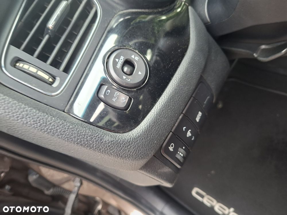 Kia Ceed 1.6 GDI DCT Platinum Edition - 19