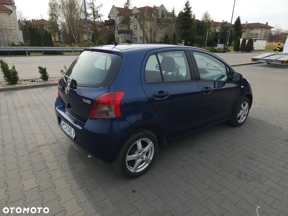 Toyota Yaris 1.3 Sol - 5