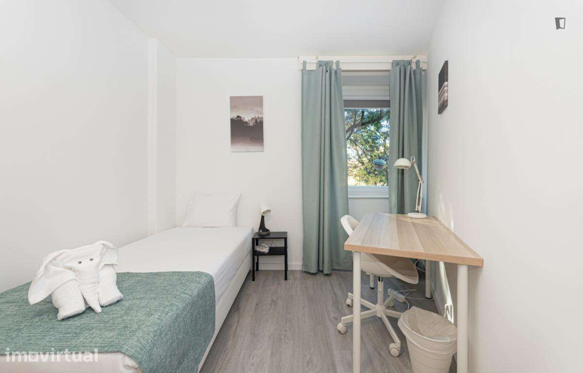 Quarto - localizado em Saldanha Lisbon - Grande imagem: 5/17