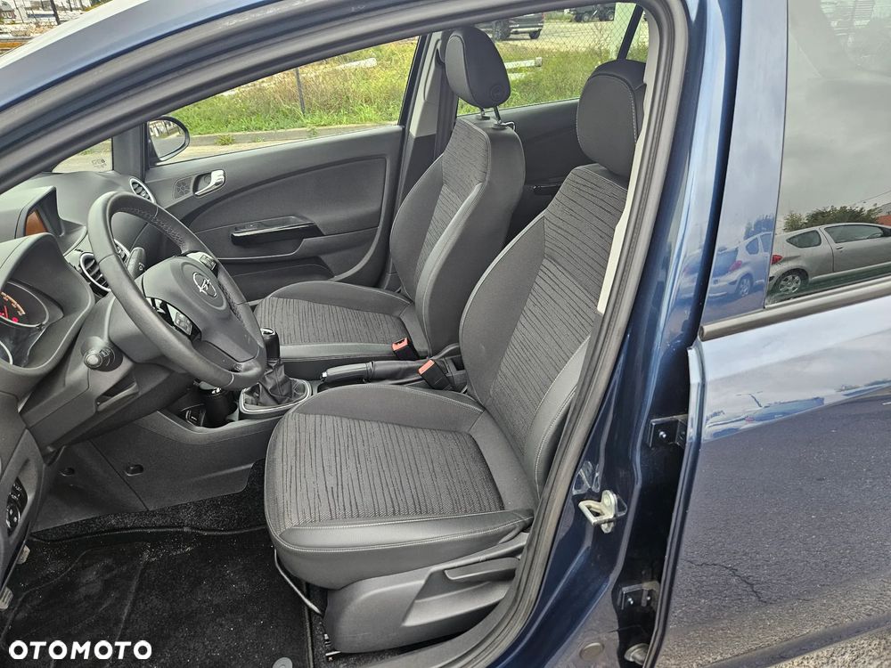 Opel Corsa 1.4 16V Cosmo - 3
