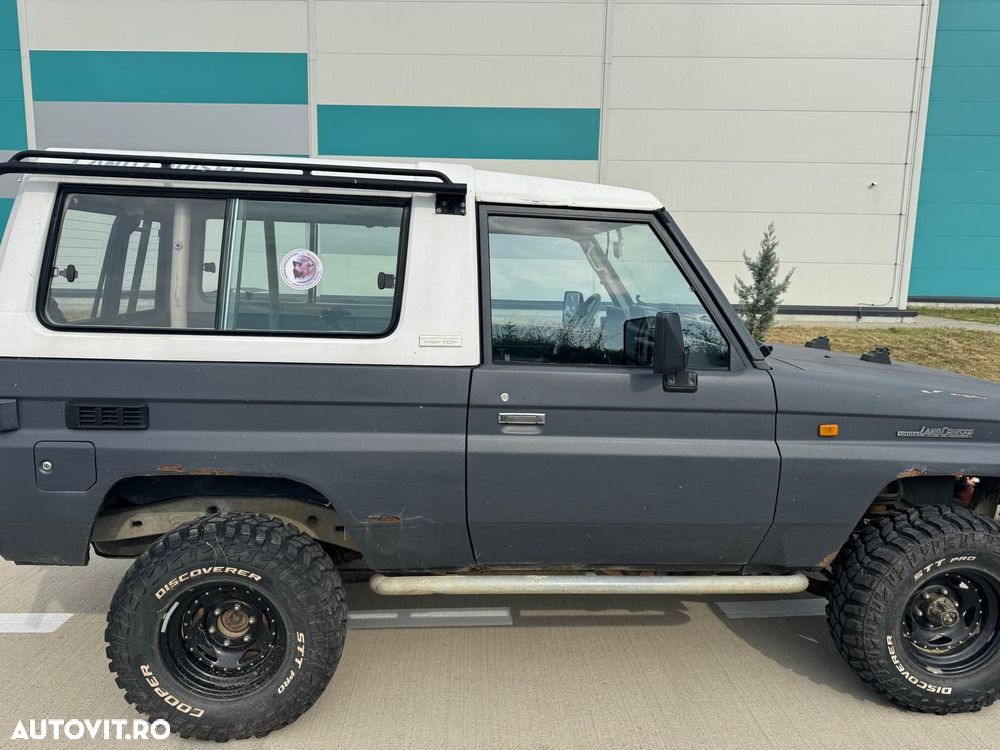 Toyota Land Cruiser - 4