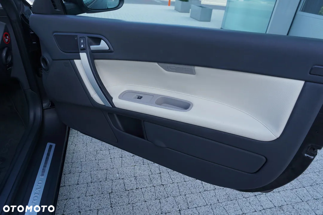 Volvo C70 D3 Summum - 27