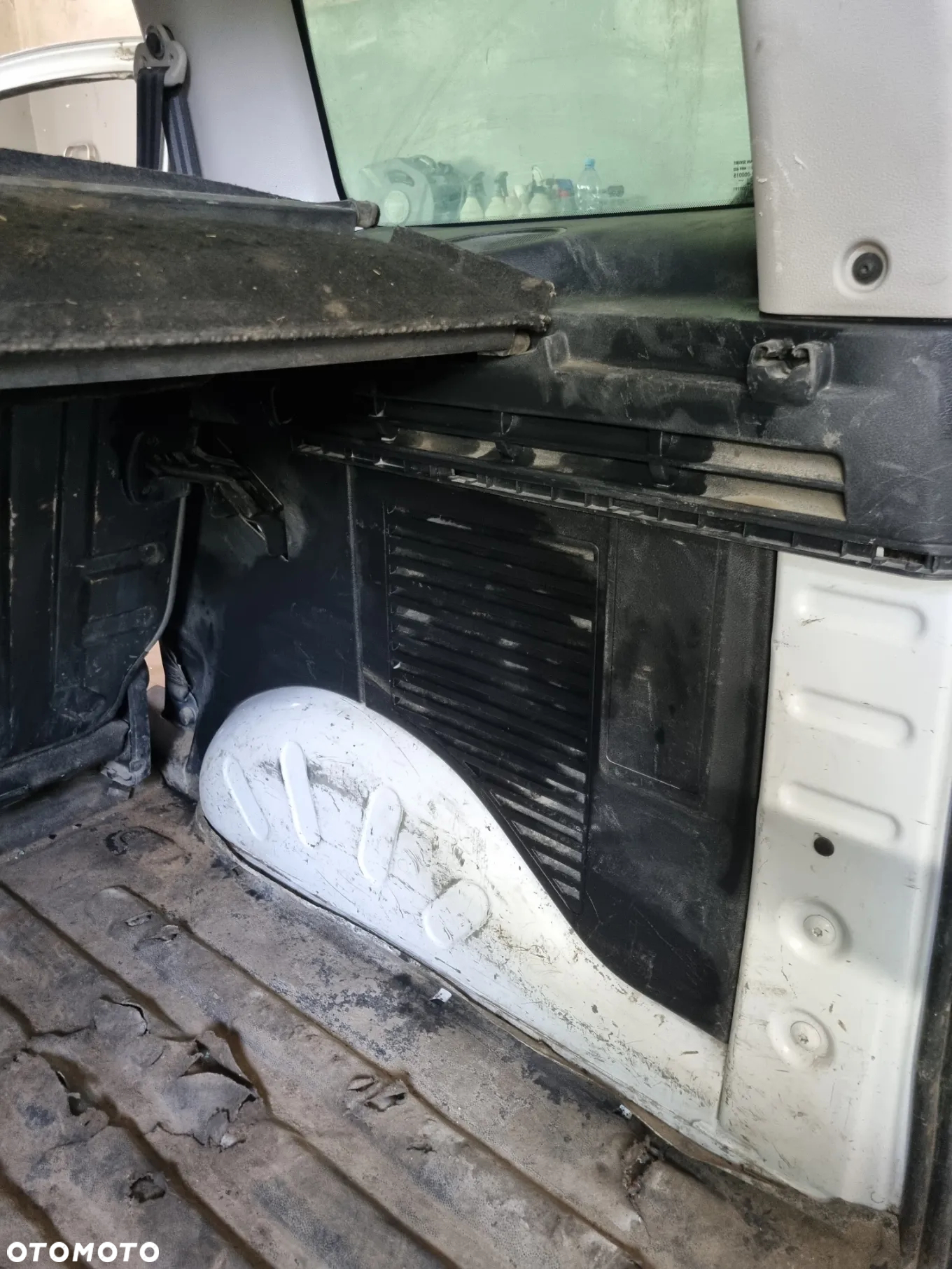 BOCZEK OSŁONA SŁUPKA PÓŁKA PARTNER BERLINGO III TEPEE 08r.+ - 10