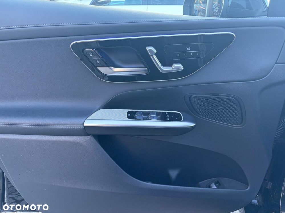 Mercedes-Benz GLC 300 e PHEV 4-Matic AMG Line - 11