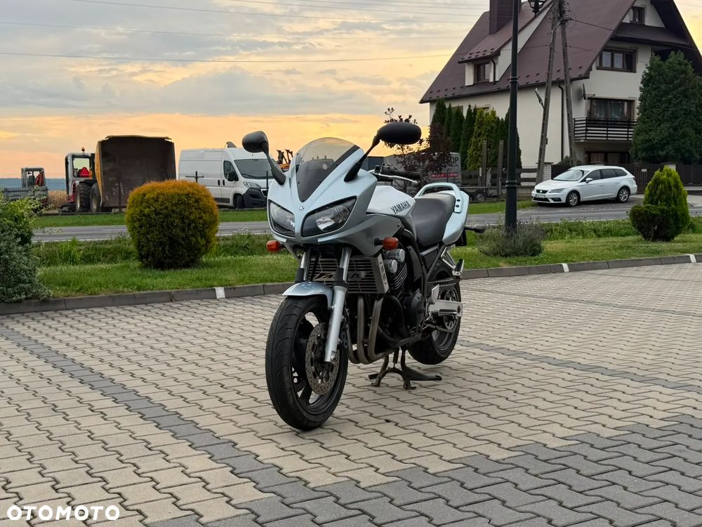 Yamaha FZS - 1
