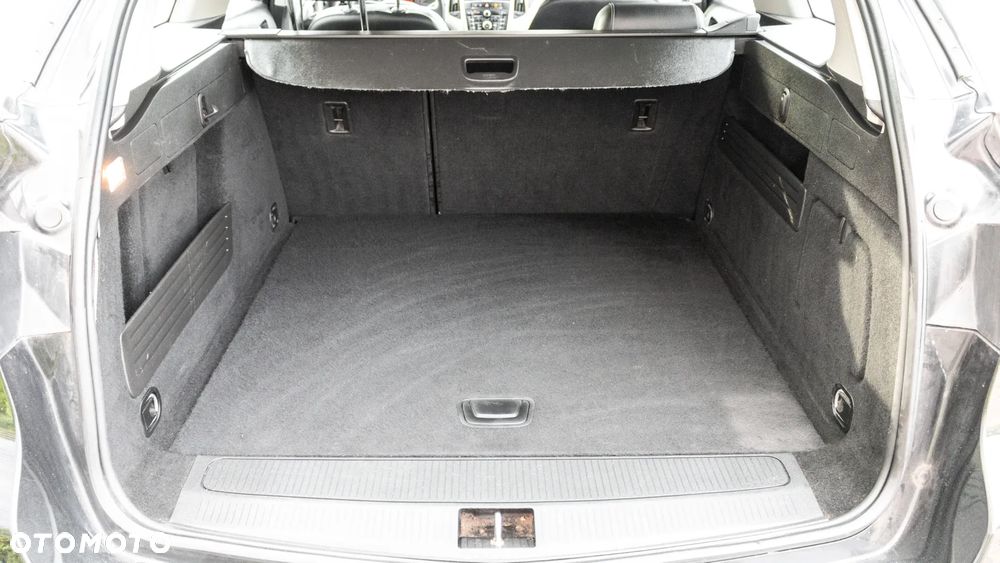 Opel Astra IV 1.4 T Cosmo EU6 - 22