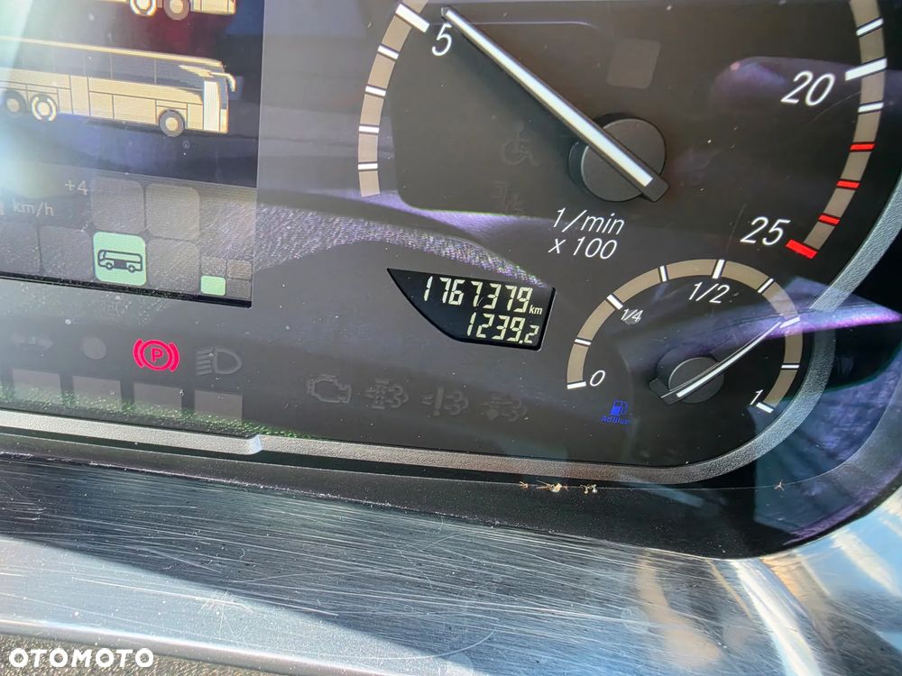 Mercedes-Benz TOURISMO 17 RHD - 9