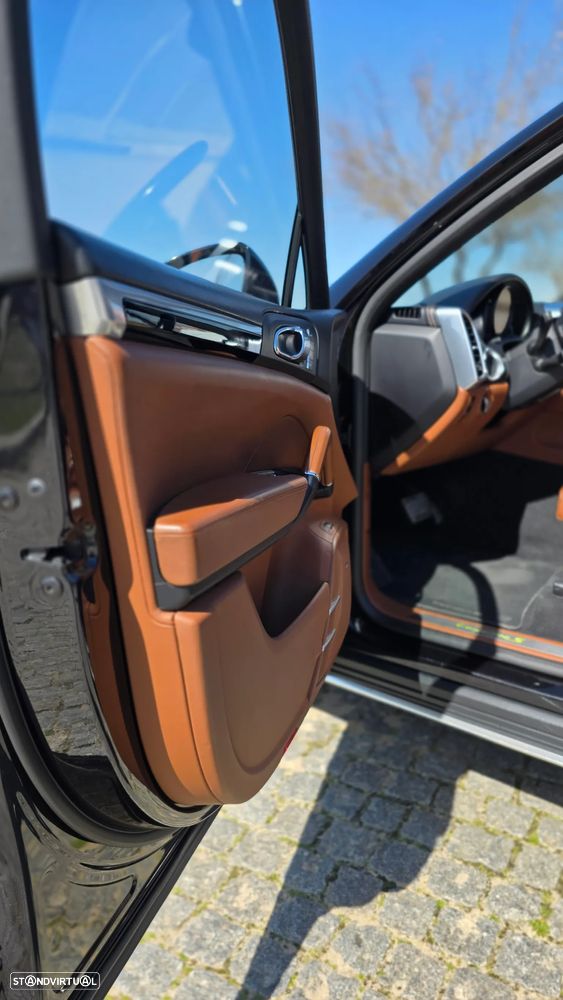 Porsche Cayenne S - 11