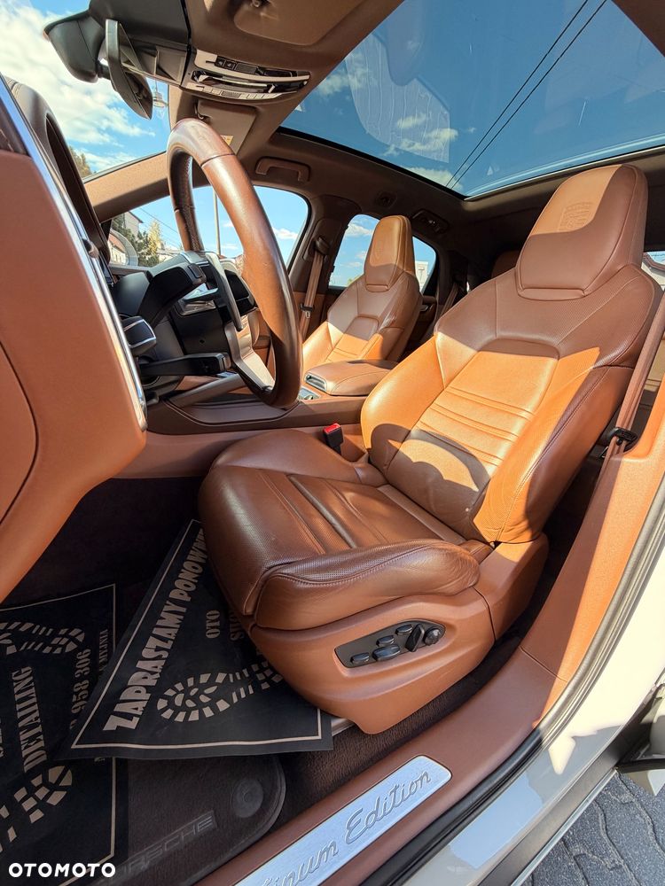 Porsche Cayenne E-Hybrid Platinum Edition - 17