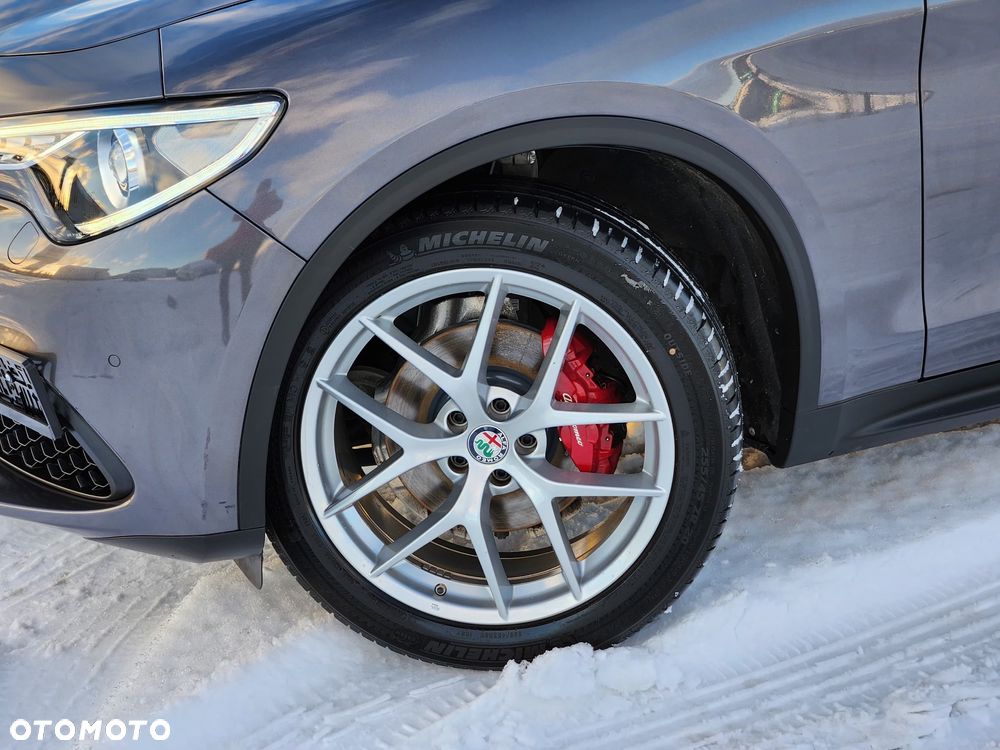 Alfa Romeo Stelvio 2.0 Turbo 16V AT8-Q4 Tributo Italiano - 27