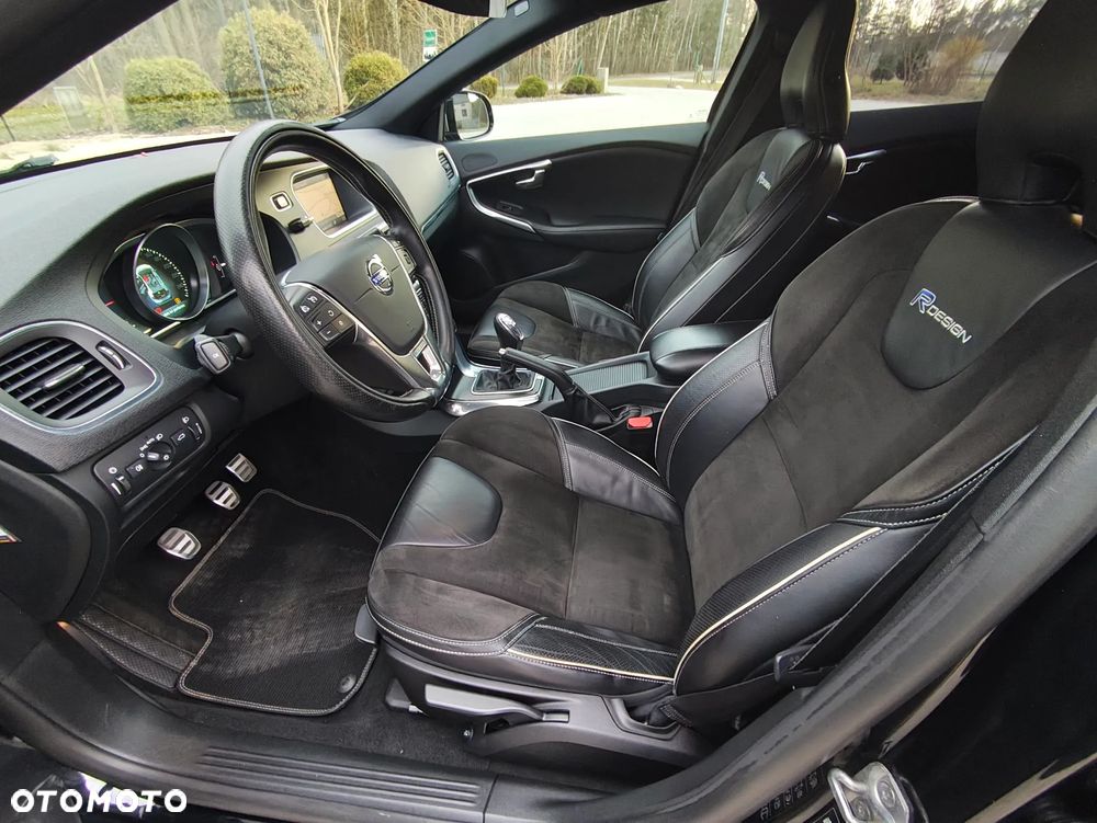 Volvo V40 D2 R Design - 18
