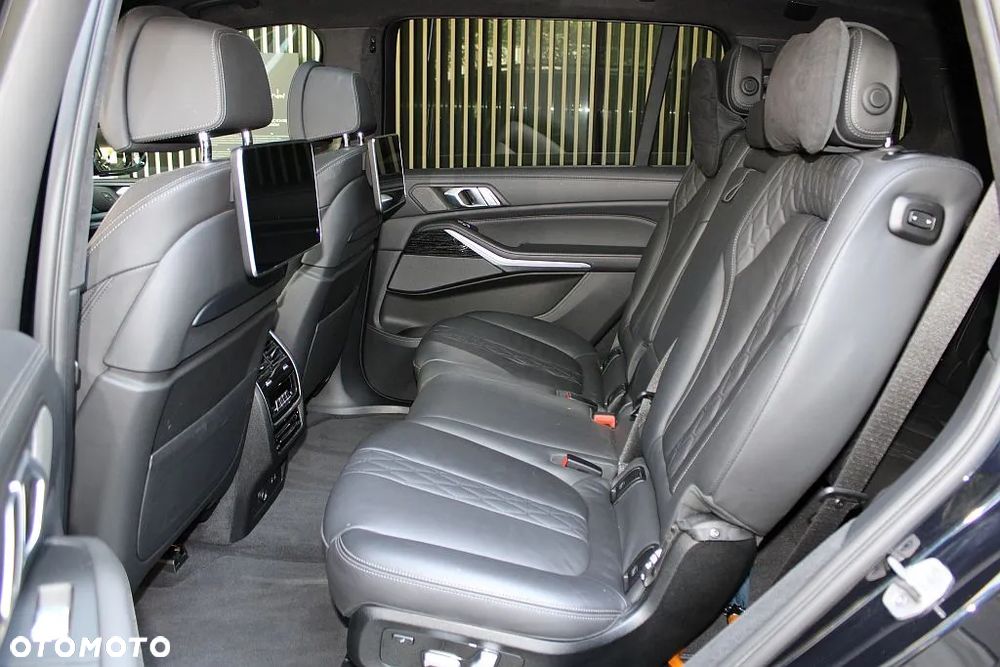BMW X7 - 16