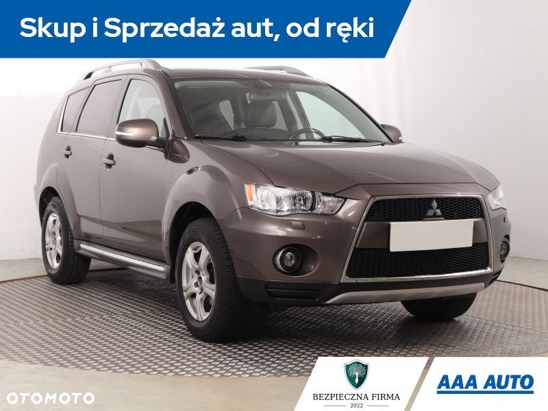Mitsubishi Outlander - 3