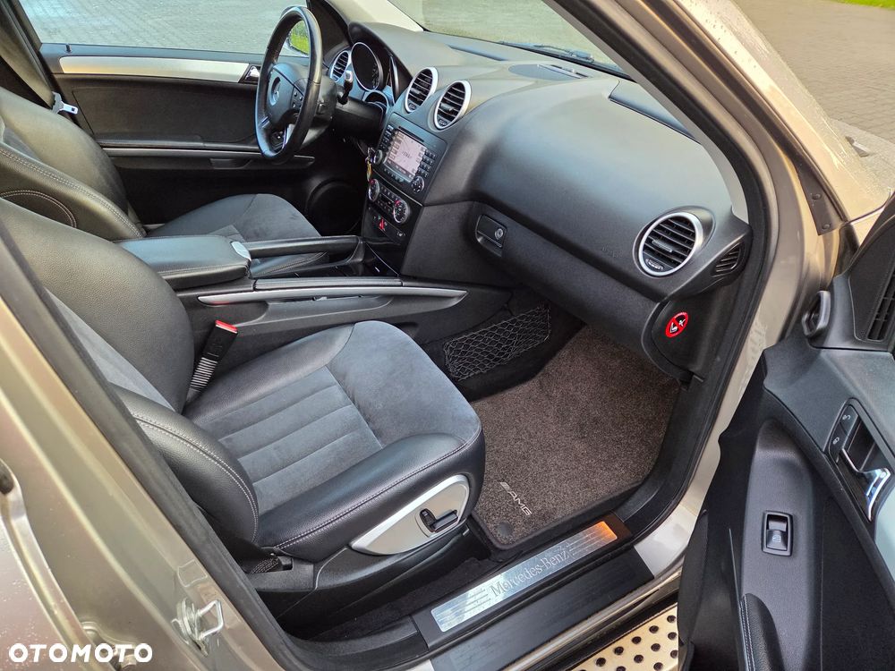 Mercedes-Benz ML - 21