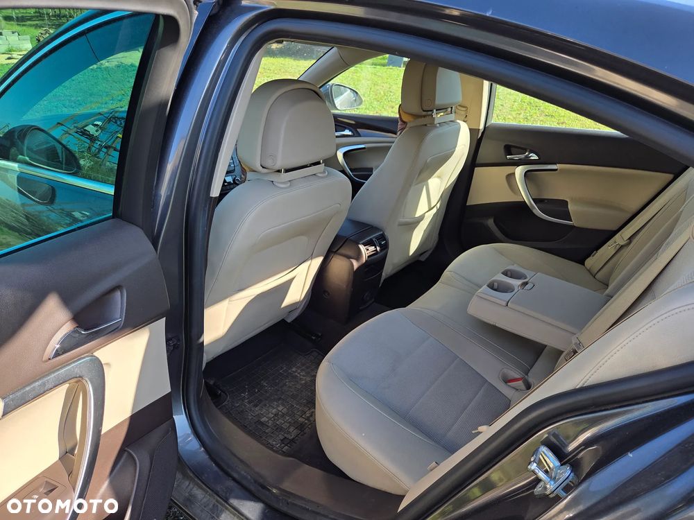 Opel Insignia - 10