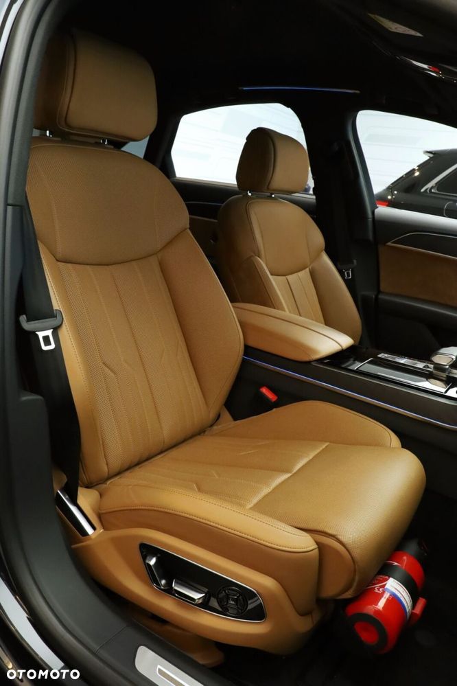Audi A8 55 TFSI mHEV Quattro Tiptr - 11