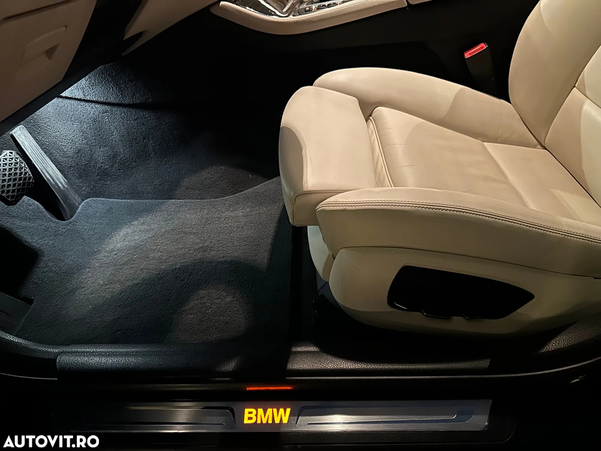 BMW Seria 5 520d xDrive AT - 37
