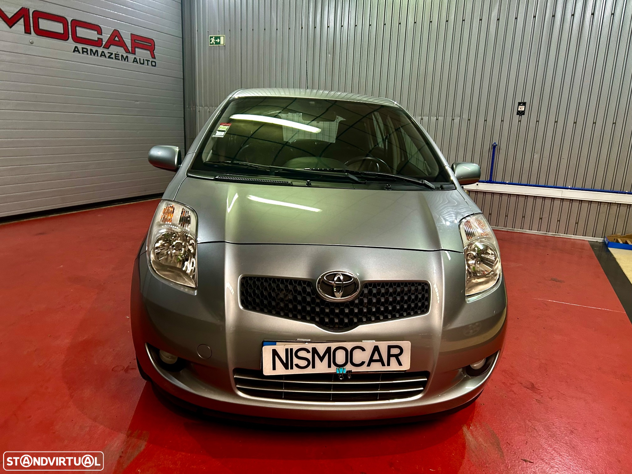 Toyota Yaris 1.0 VVT-i AC Manual+VSC - 3