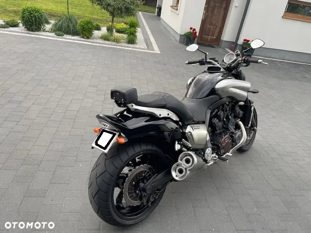 Yamaha V-MAX - 6