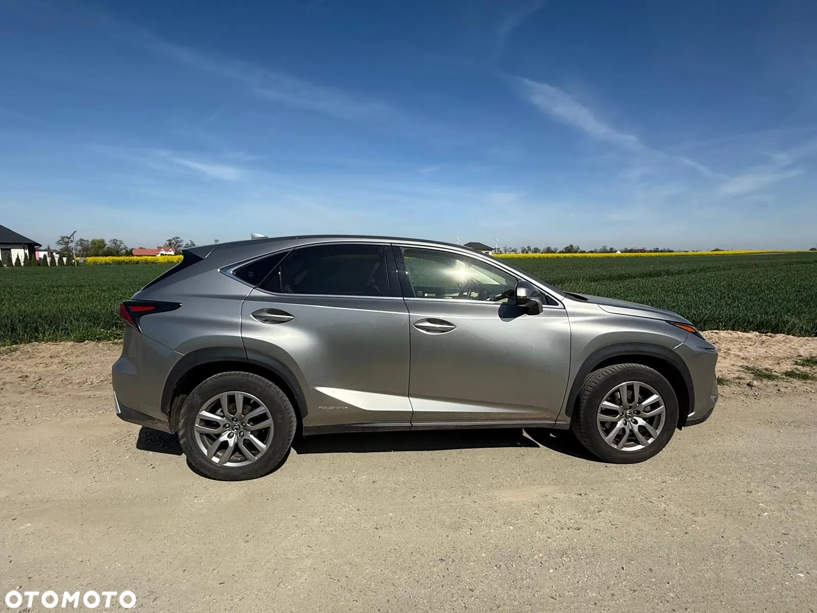 Lexus NX 300h Comfort AWD - 1