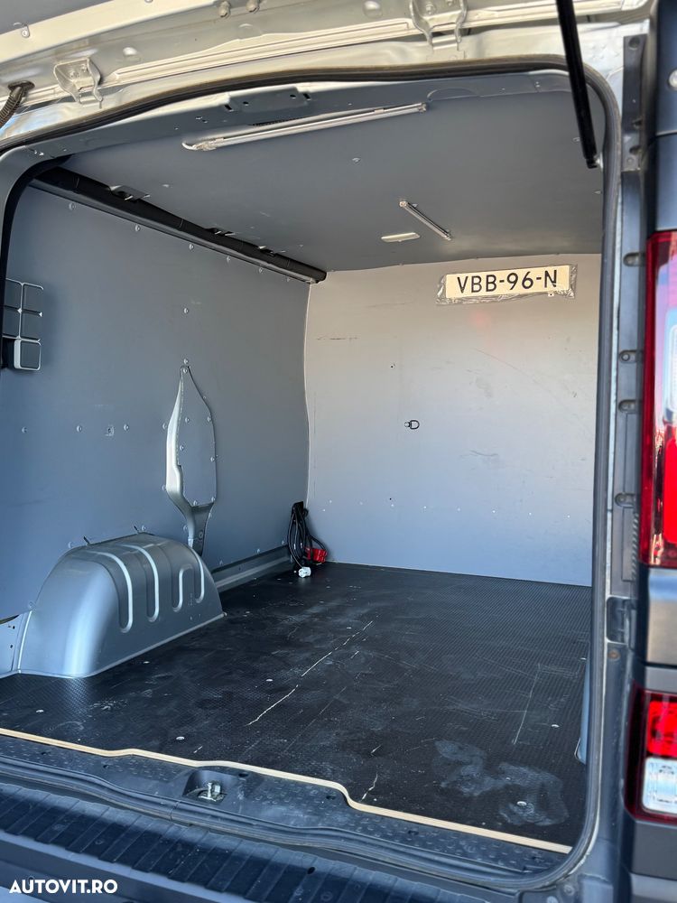 Opel Vivaro - 18