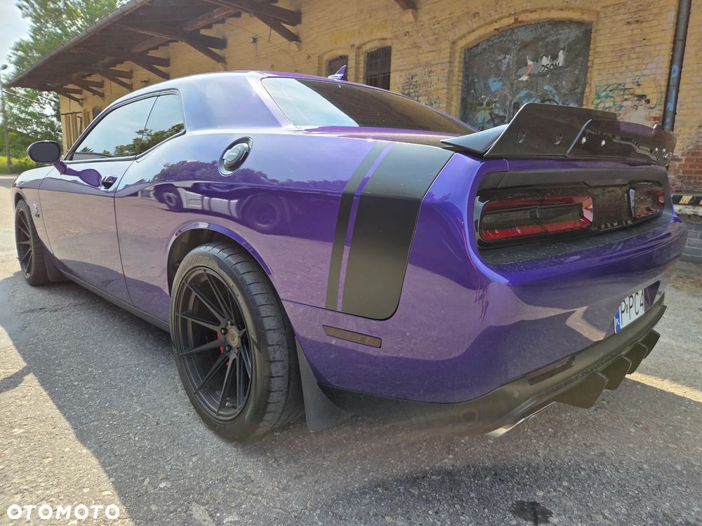 Dodge Challenger - 7