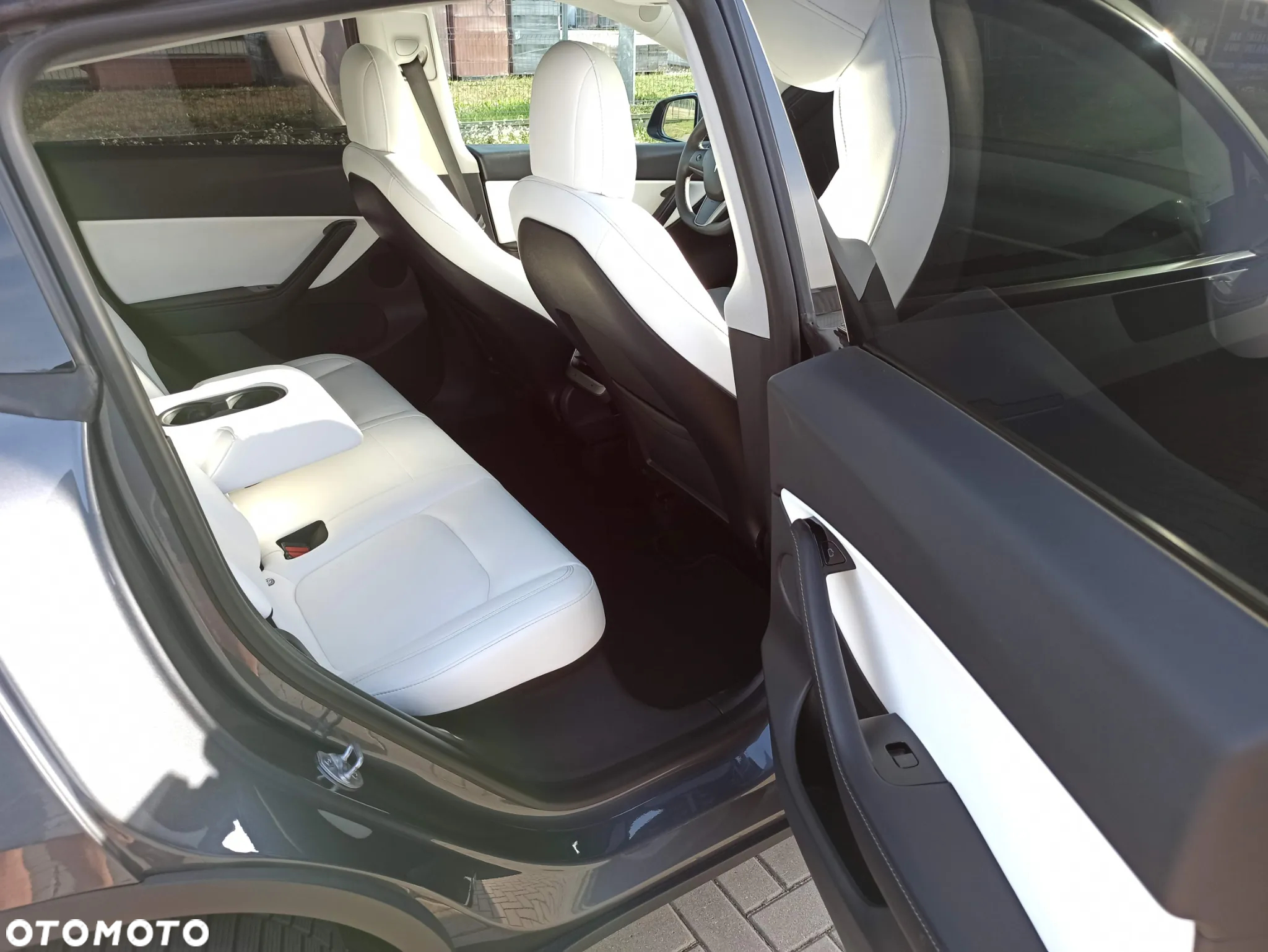Tesla Y Model RWD - 9
