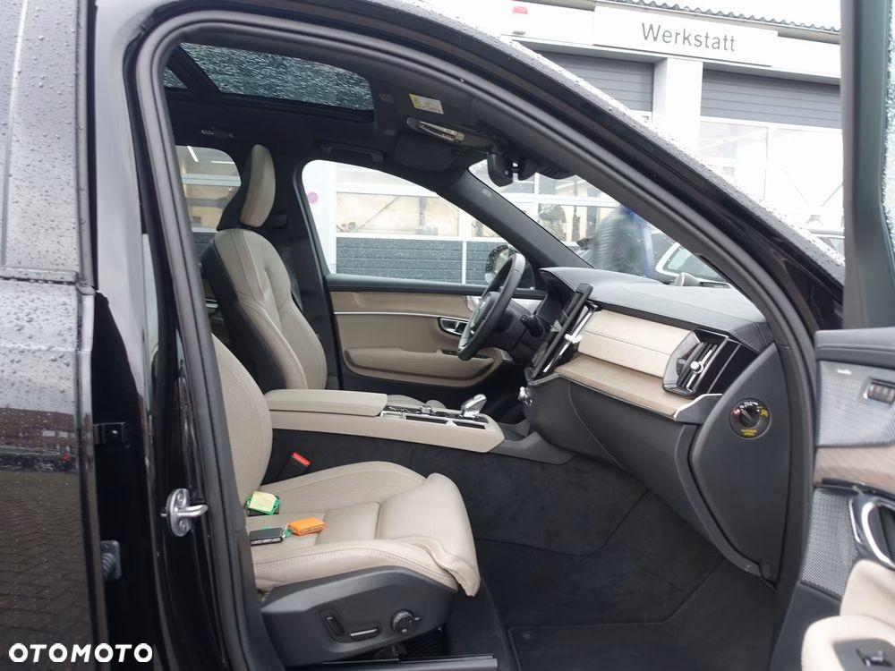 Volvo XC 90 T8 AWD Plus Dark - 12