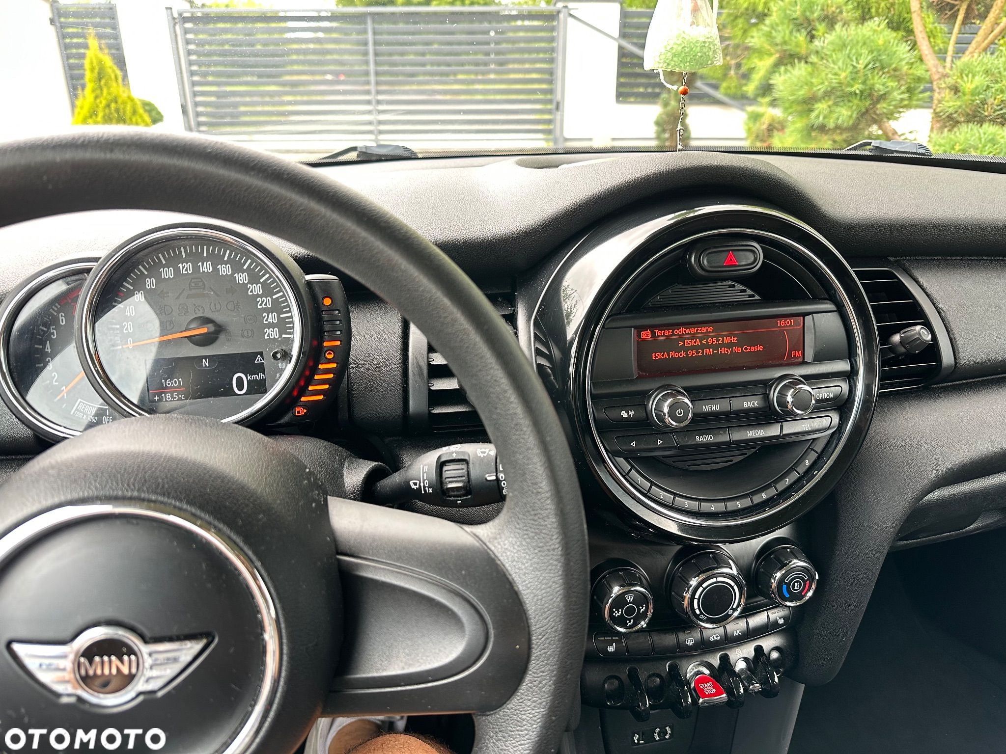 MINI ONE Standard - 10