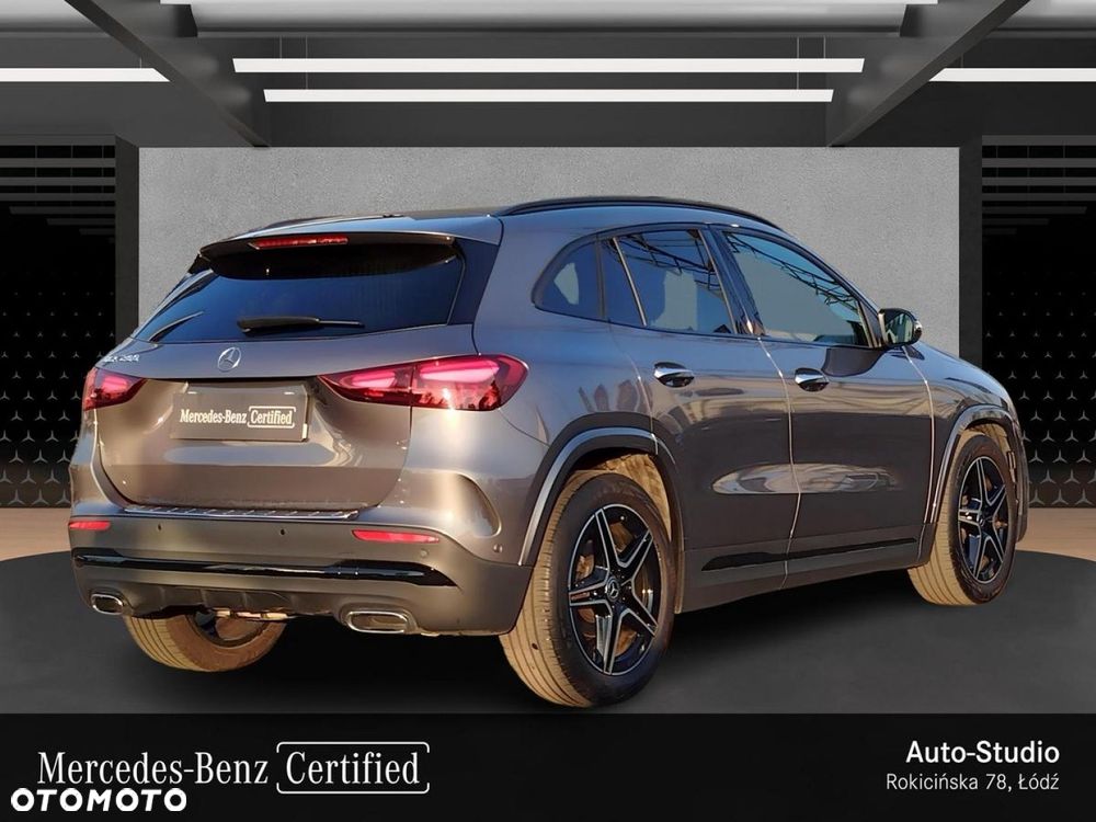 Mercedes-Benz GLA - 7