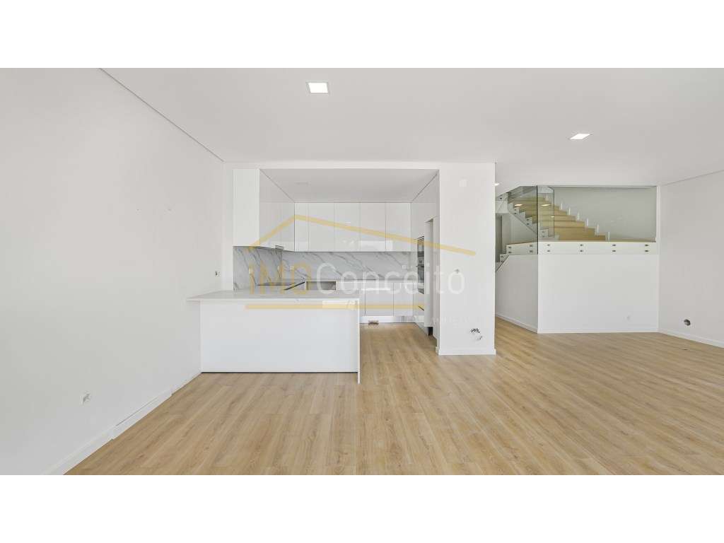 Moradia T4 - Construção Nova - Áreas Generosas | Piscina e Garagem - Grande imagem: 2/42