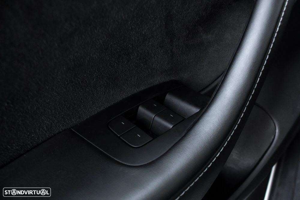 Tesla Model 3 Long Range Tração Integral - 18