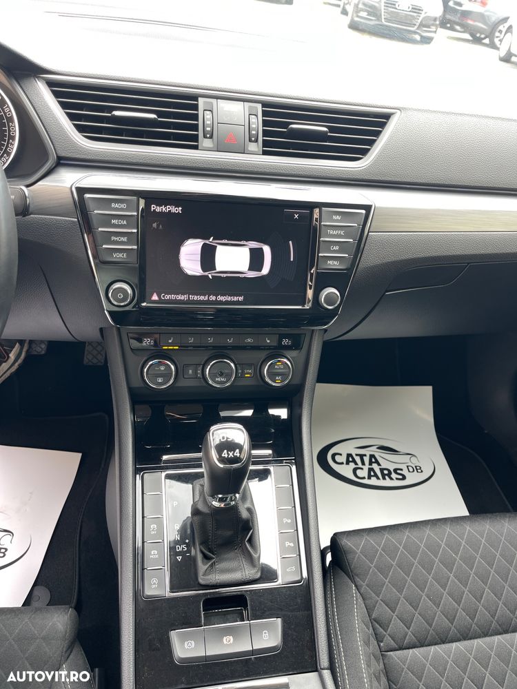 Skoda Superb 2.0 TDI 4X4 DSG Style - 32