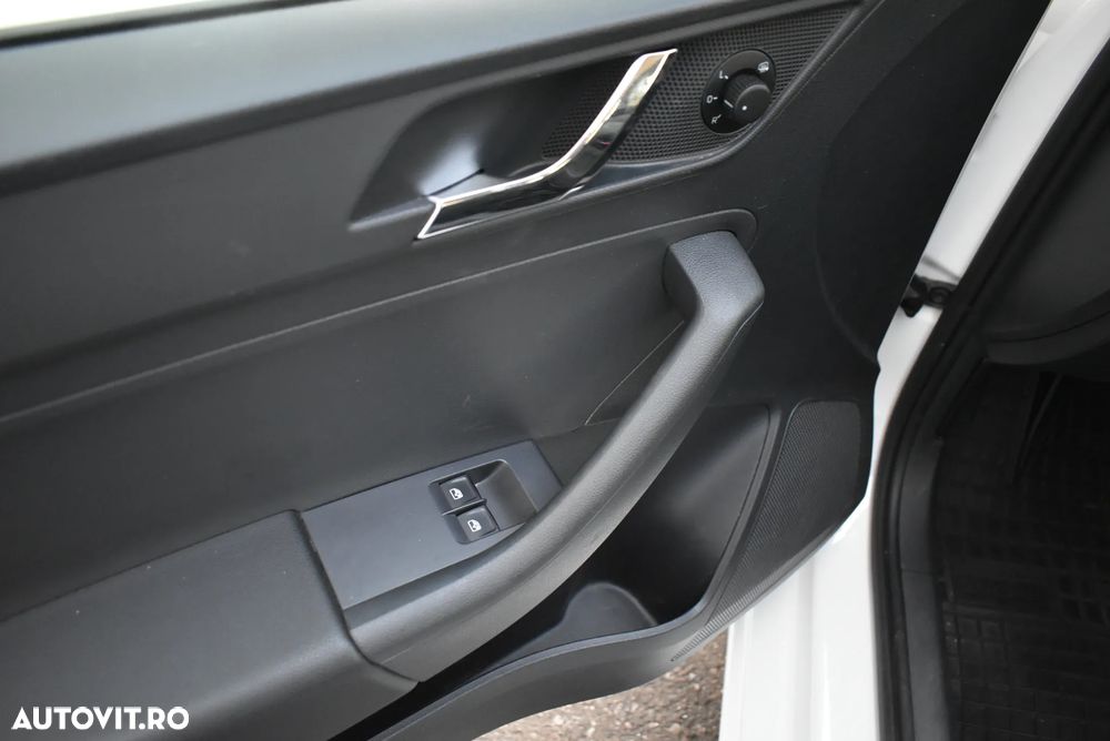 Skoda RAPID 1.2 TSI Ambition - 14