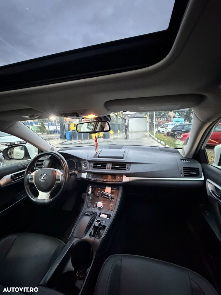 Lexus CT - 11
