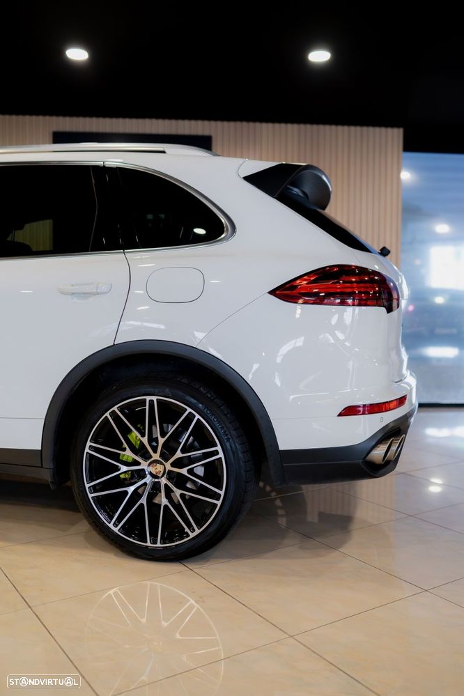 Porsche Cayenne S E-Hybrid - 19