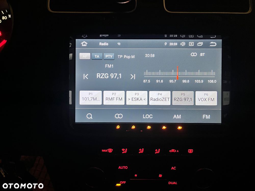 Volkswagen Golf 2.0 TDI Comfortline - 10