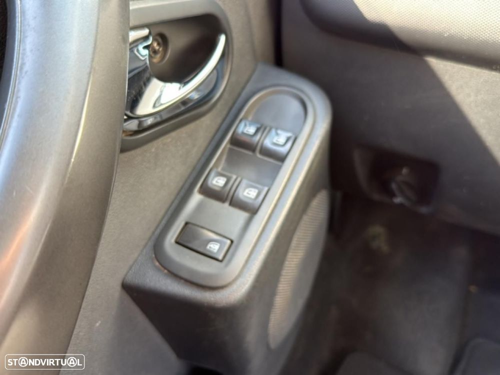 Dacia Duster 1.5 dCi Prestige - 13