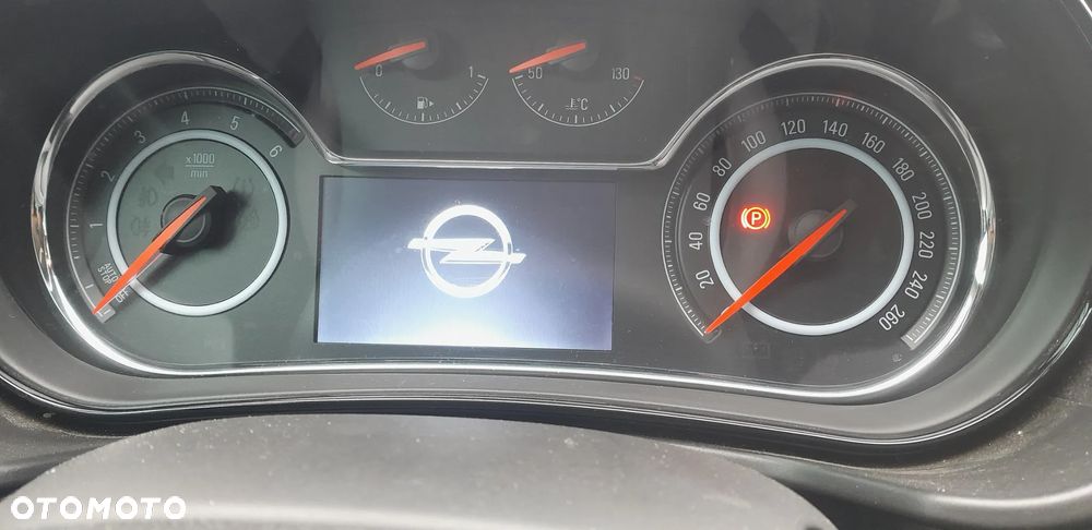 Opel Insignia - 24