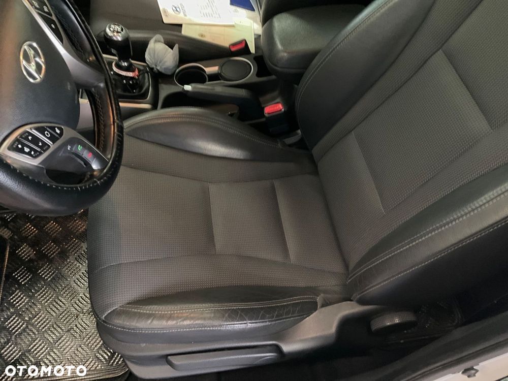 Hyundai i30 1.6 Fifa World Cup Edition - 15