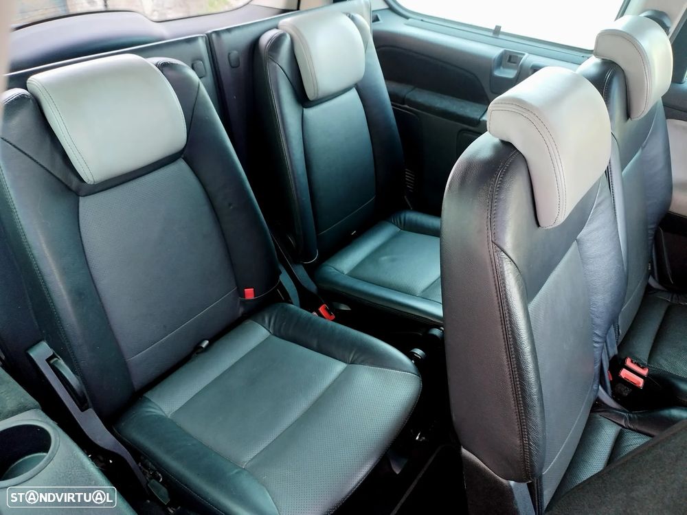 Ford Galaxy 2.0 TDCi Ghia - 26