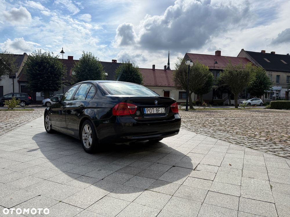 BMW Seria 3 318i - 3