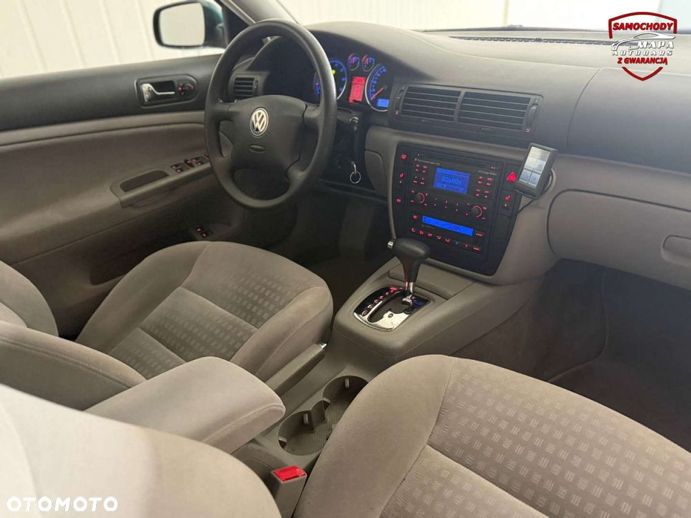 Volkswagen Passat - 35