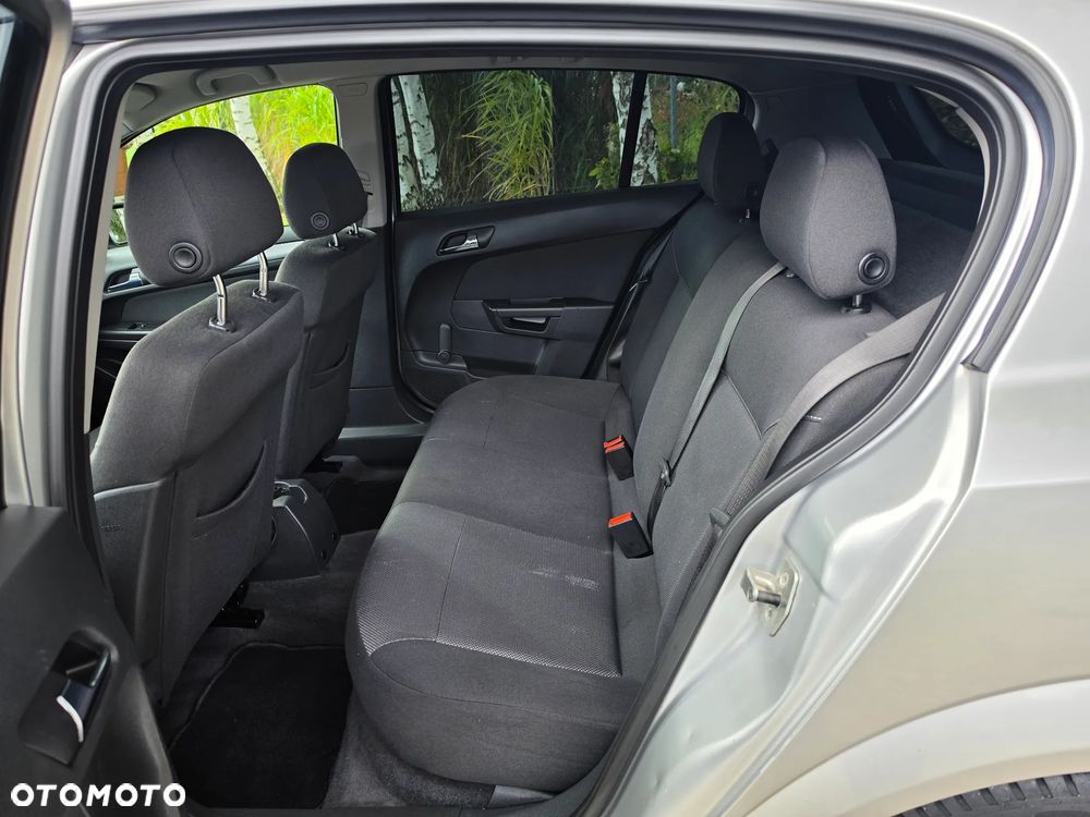 Opel Astra - 16