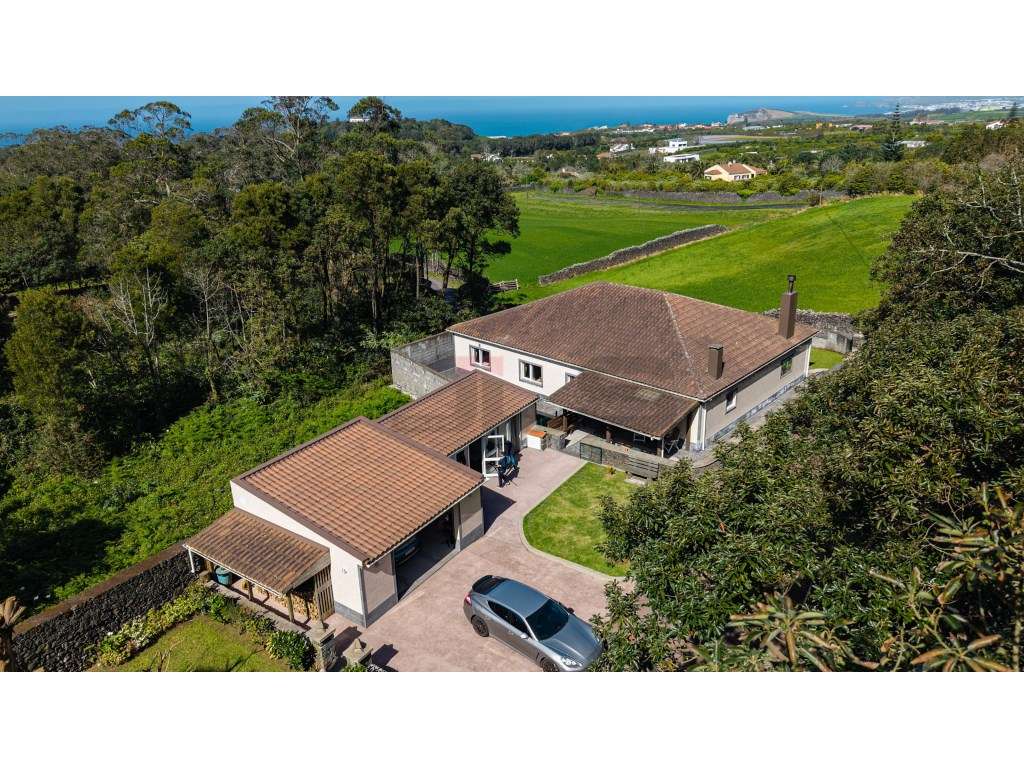 Moradia T3 Contemporânea com Grande Jardim em Rabo de Peixe , São M... - Grande imagem: 2/59