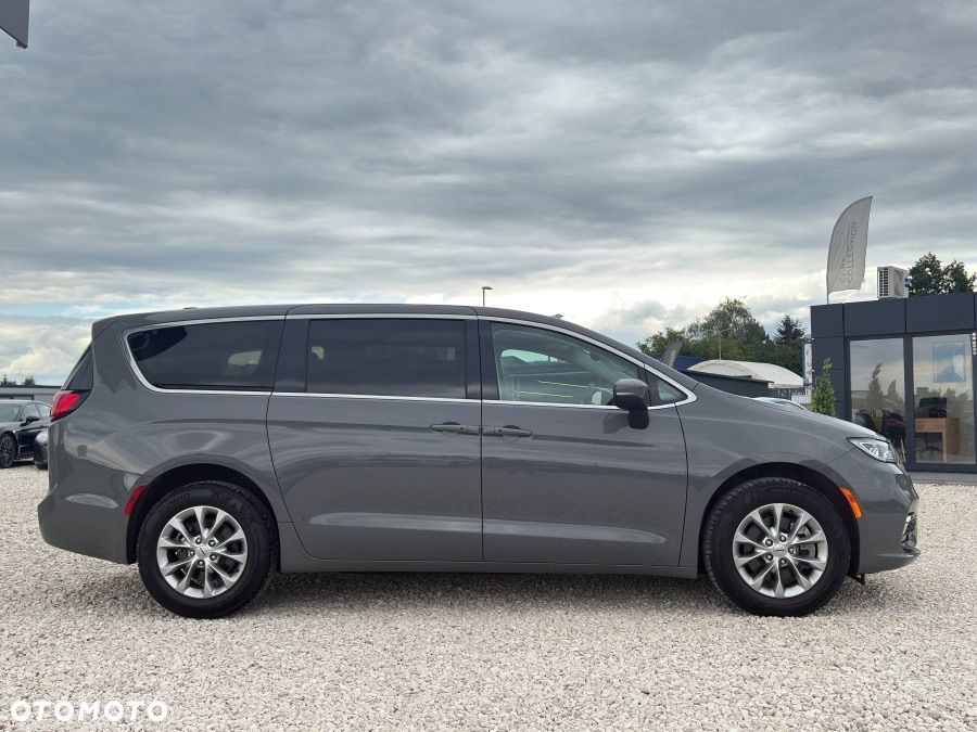 Chrysler Pacifica - 3