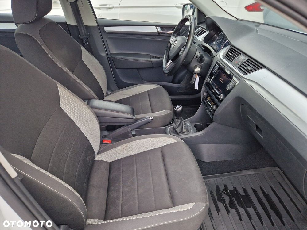 Skoda RAPID 1.0 TSI Ambition - 28
